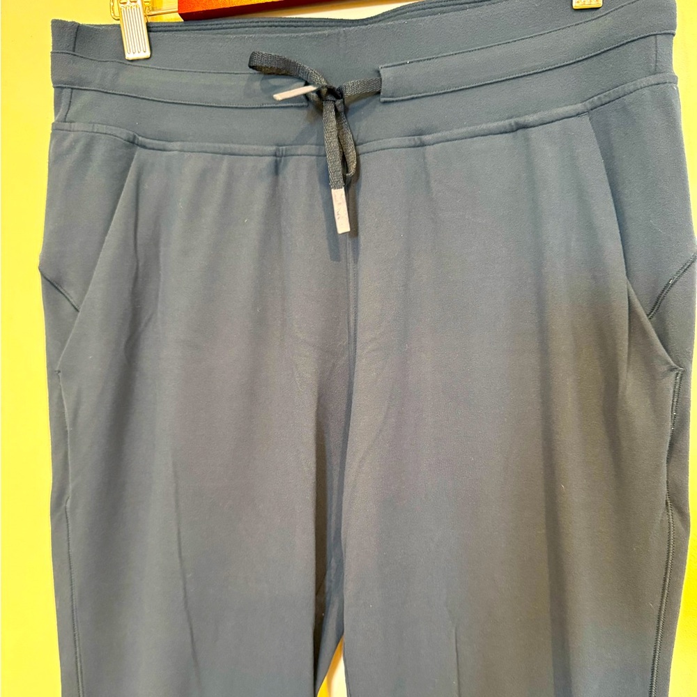 Lululemon Ready To Rulu High Rise Jogger Sz 8 in Night Diver - Picture 4 of 8